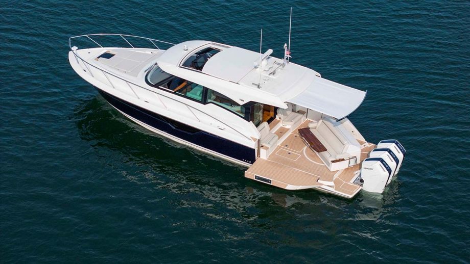 fort-lauderdale-boat-show-2023-tiara-48-le-Tiara-3